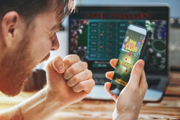 Layar login kakek slot di mobile dengan field email dan password yang responsif
